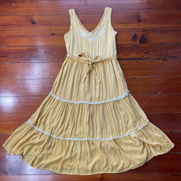 ✨ Joie ✨ Embroidered Ruffle Feminine Yellow Tiered Maxi Dresse ~ size 4 🍄 - Picture 5 of 6